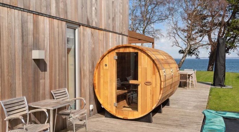 Photo of "Vanta" - 10m from the sea