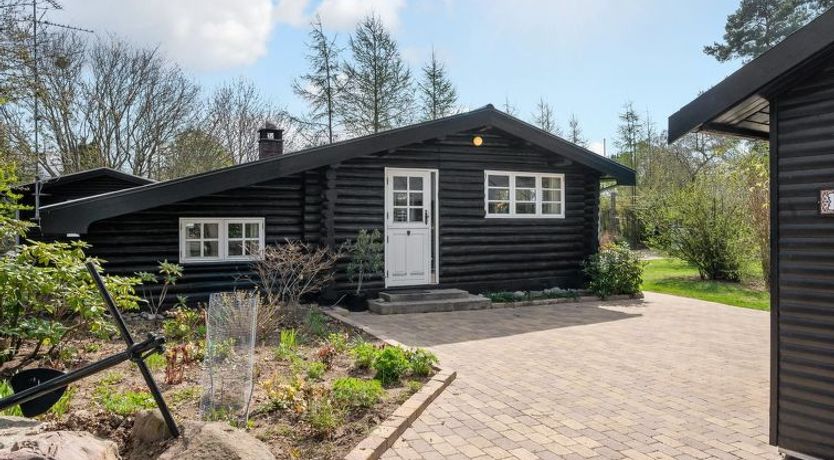 Photo of "Gunnhild" - 500m from the sea