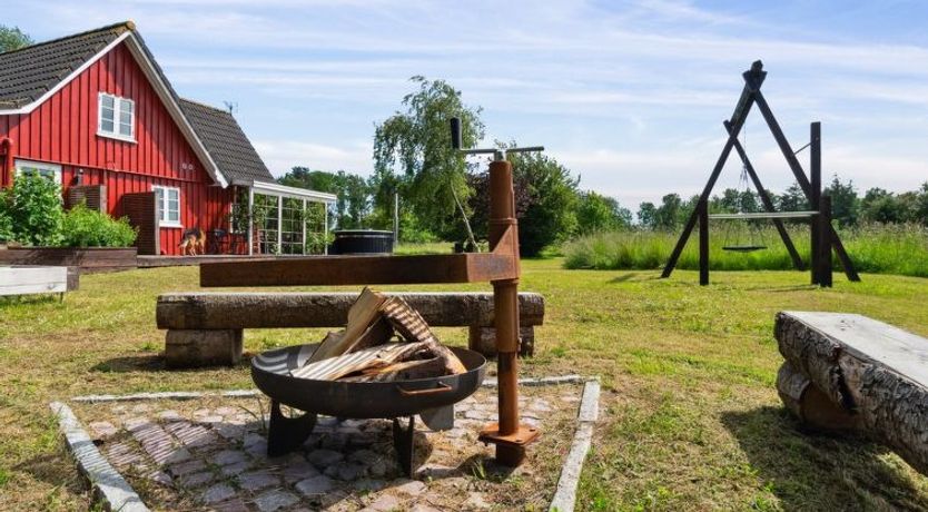 Photo of "Ieva" - 3.9km from the sea