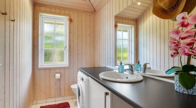 Photo of "Felicia" - 350m from the sea