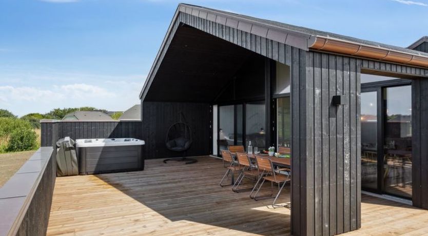 Photo of "Anemette" - 800m from the sea