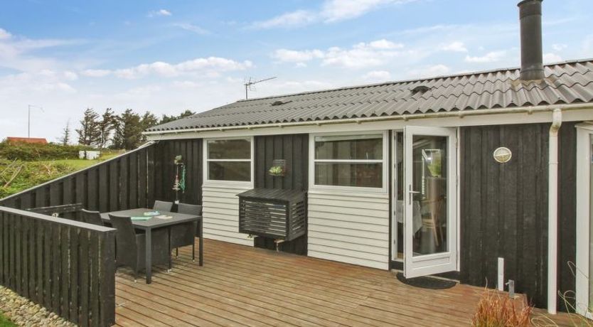 Photo of "Amelia" - 350m from the sea