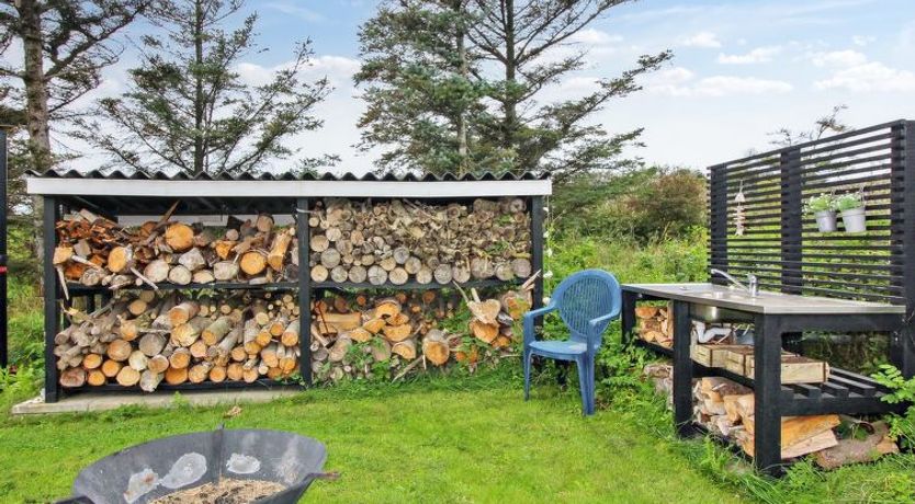 Photo of "Amelia" - 350m from the sea