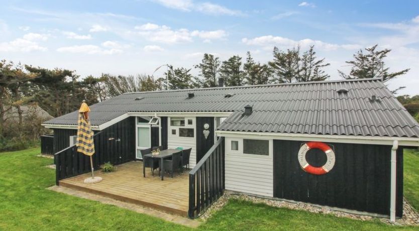 Photo of "Amelia" - 350m from the sea