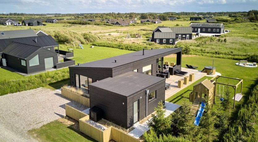 Photo of "Lyder" - 400m from the sea