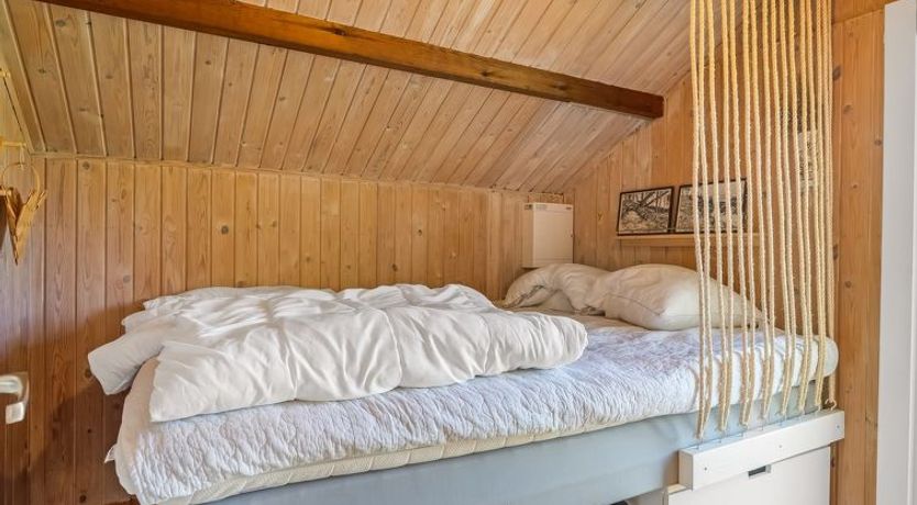 Photo of "Nayati" - 800m from the sea