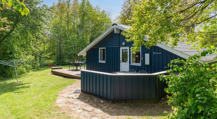 Photo of "Ejnarine" - 300m from the sea