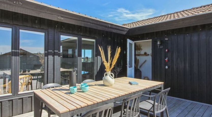 Photo of "Frederik" - 250m from the sea