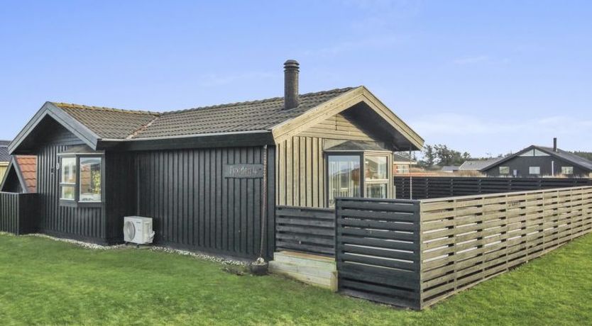 Photo of "Frederik" - 250m from the sea