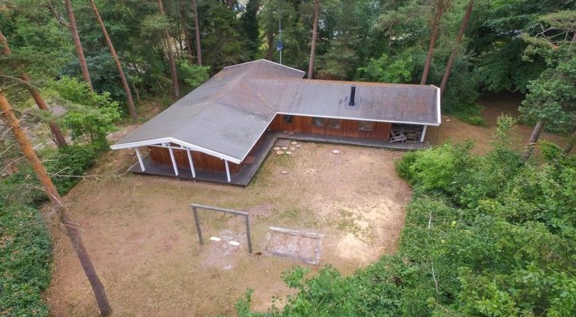 Photo of "Myrra" - 10m from the sea