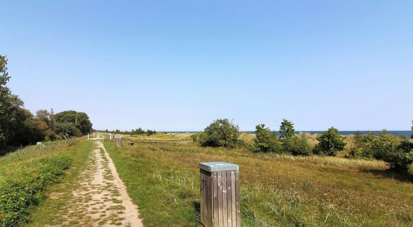 Photo of "Myrra" - 10m from the sea