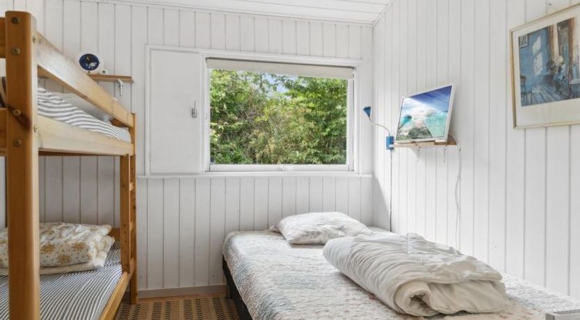 Photo of "Zoya" - 470m from the sea