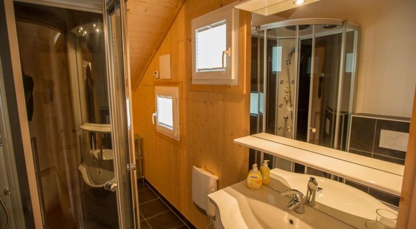 Photo of Superior #63 mit IR-Sauna&Sprudelwanne Holiday Home 10