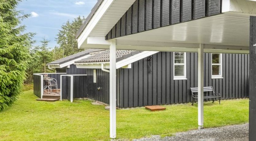 Photo of "Anouk" - 2km from the sea