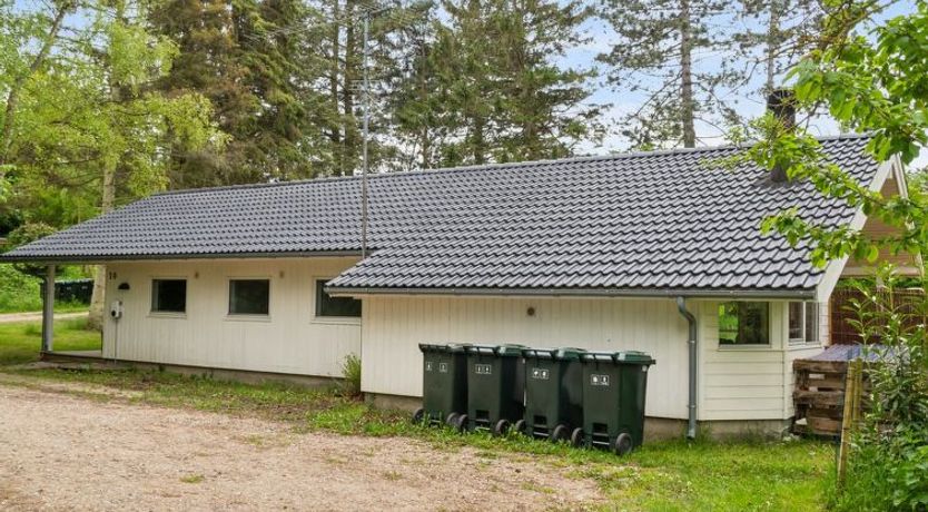 Photo of "Juke" - 425m from the sea