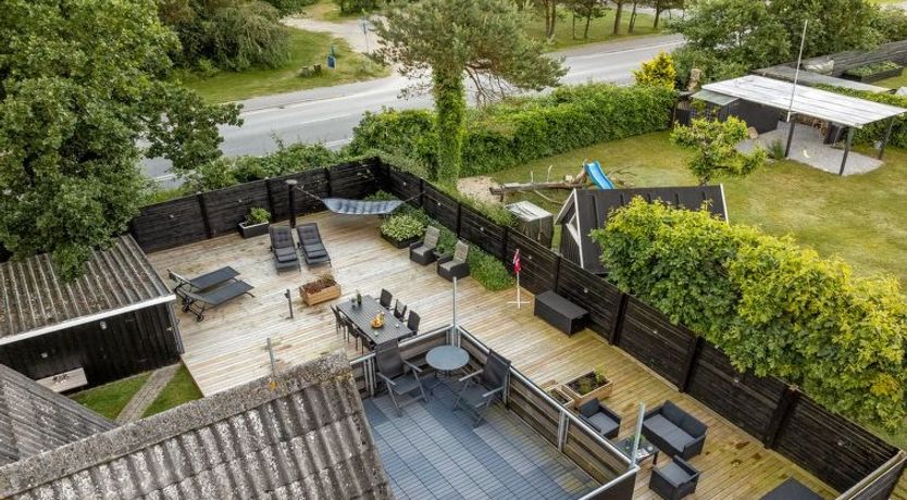 Photo of "Hunding" - 600m from the sea