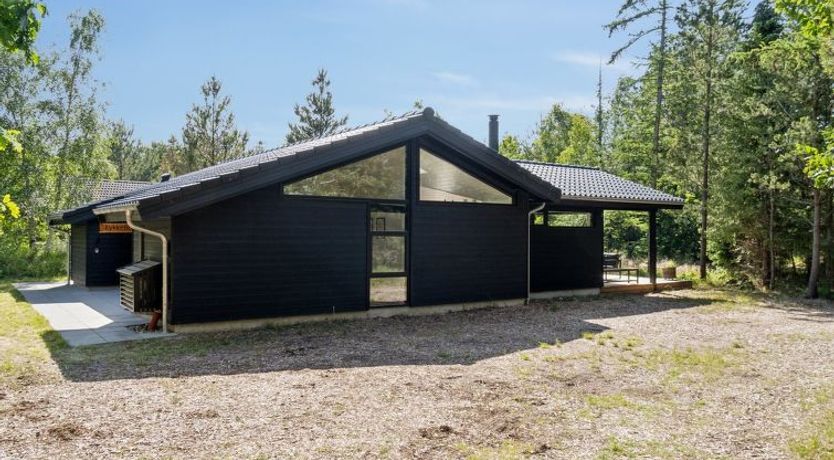 Photo of "Ela" - 800m from the sea