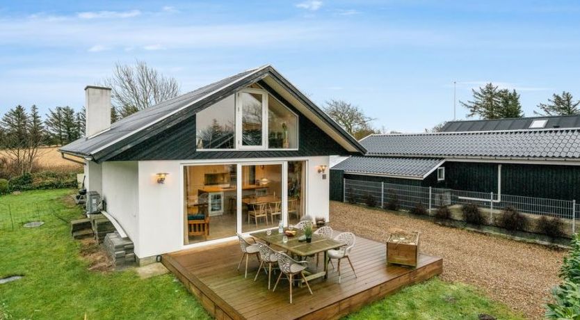 Photo of "Elisabetha" - 100m from the sea