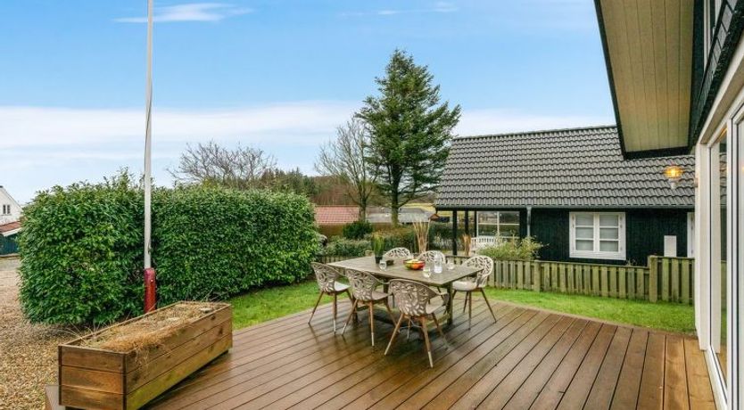 Photo of "Elisabetha" - 100m from the sea