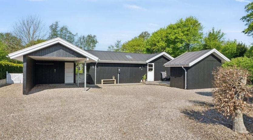 Photo of "Melvin" - 700m from the sea