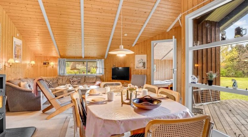 Photo of "Eeva" - 900m from the sea