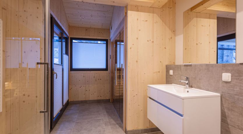 Photo of Superior # 7 mit Sauna & Hot Tub Holiday Home 7