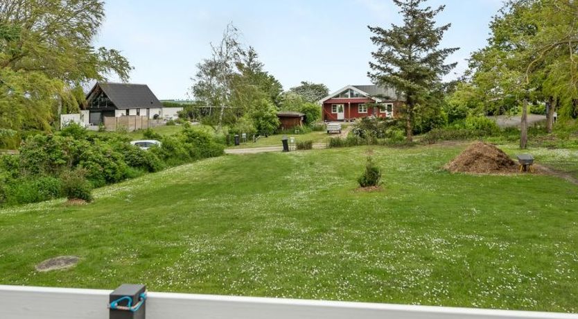 Photo of "Jenny" - 140m from the sea