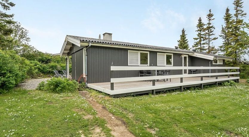 Photo of "Jenny" - 140m from the sea