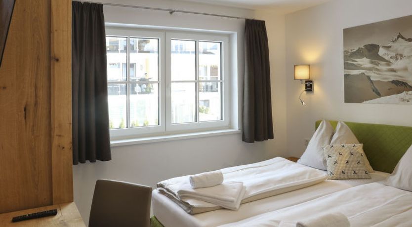 Photo of Superior # 301 für bis 6 Personen Apartment 27