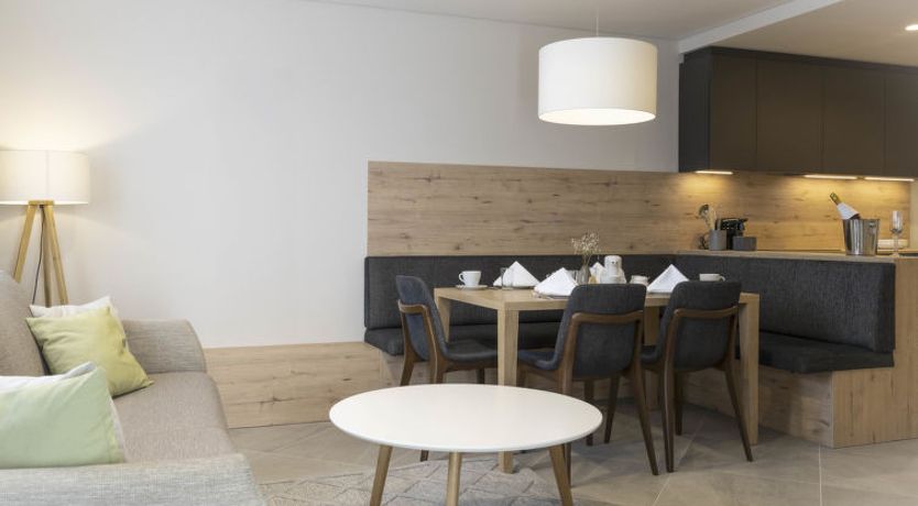 Photo of mit 2 Schlafzimmern Ski in/Ski out Apartment 2