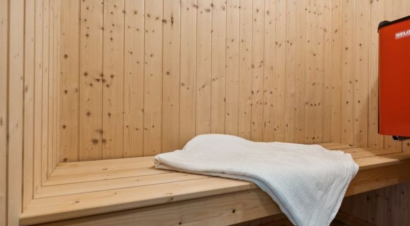 Photo of "Isbiorn" - 300m from the sea