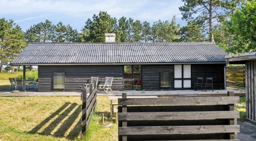 Photo of "Felis" - 575m from the sea