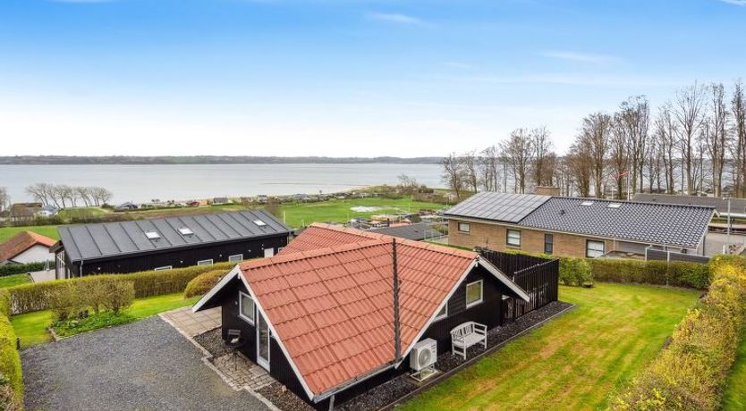 Photo of "Anu" - 400m from the sea