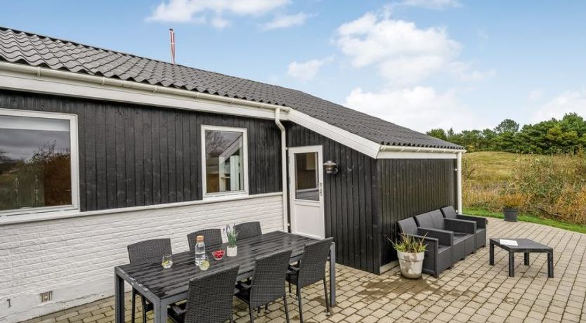 Photo of "Eloise" - 400m from the sea