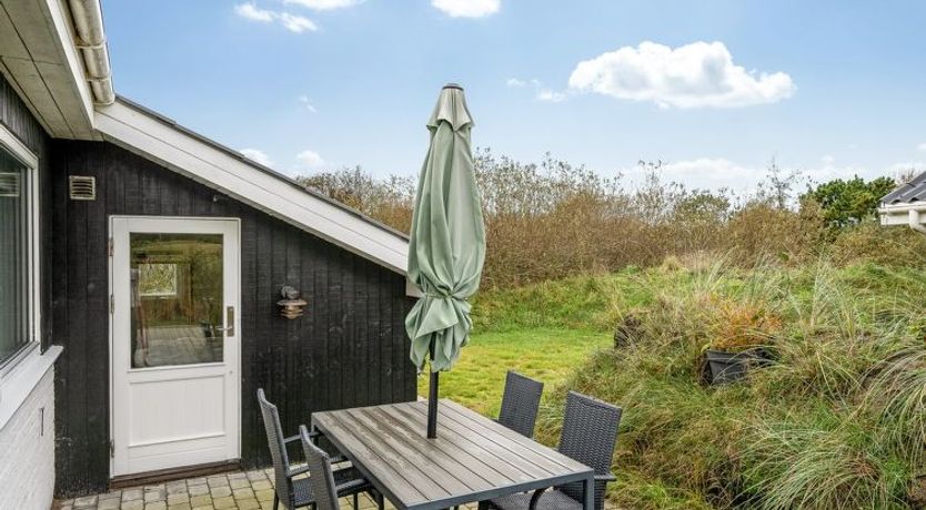 Photo of "Eloise" - 400m from the sea