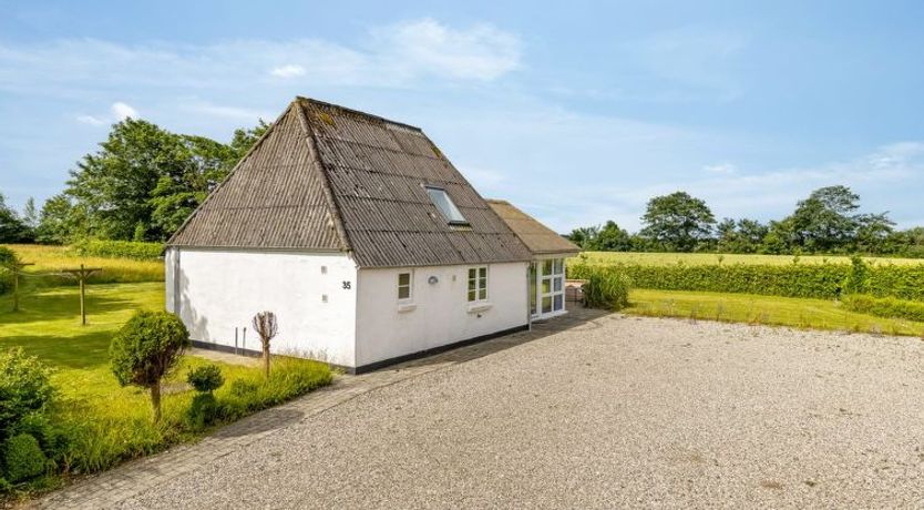 Photo of "Thrine" - 24km from the sea