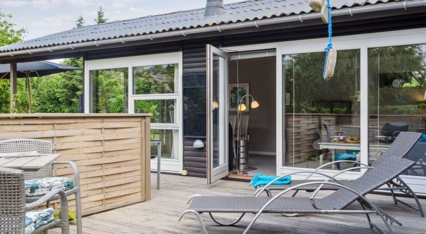 Photo of "Holmwith" - 200m from the sea