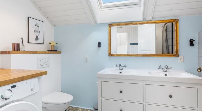 Photo of "Skyler" - 1km from the sea