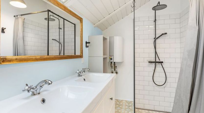 Photo of "Skyler" - 1km from the sea