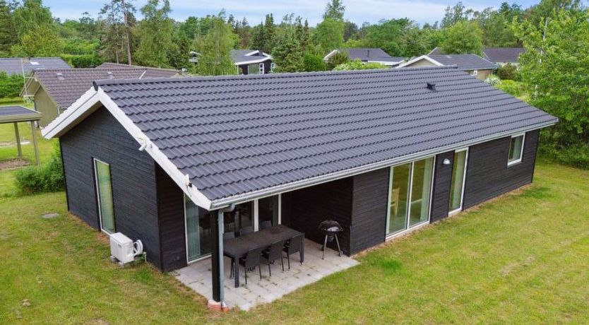 Photo of "Dorreth" - 3.2km from the sea