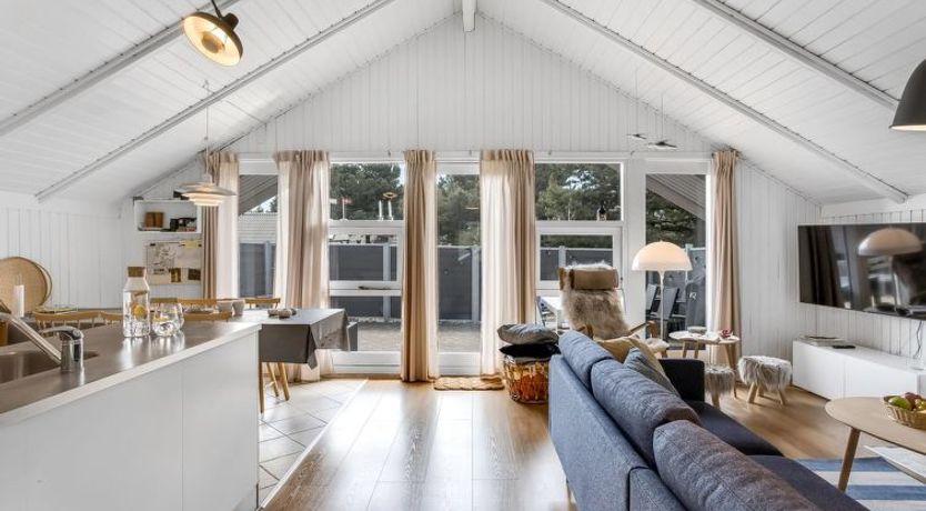 Photo of "Egbert" - 900m from the sea