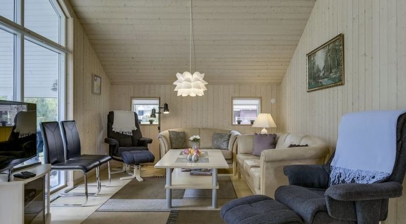 Photo of "Heraldina" - 800m from the sea