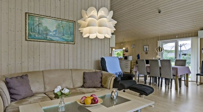 Photo of "Heraldina" - 800m from the sea