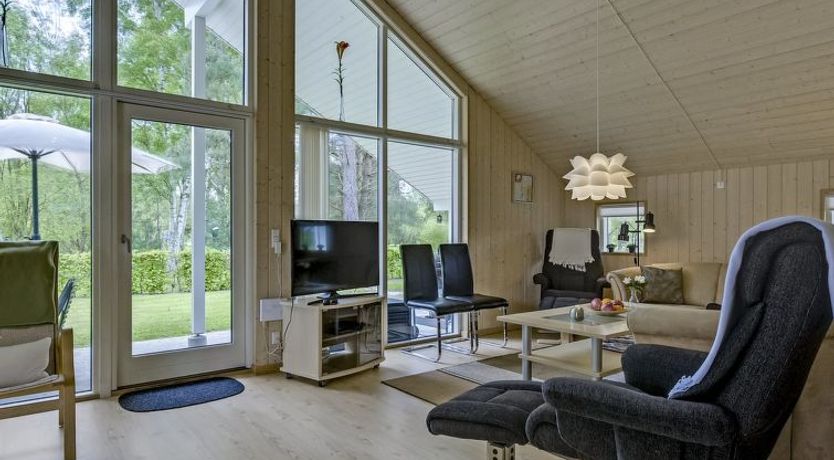 Photo of "Heraldina" - 800m from the sea