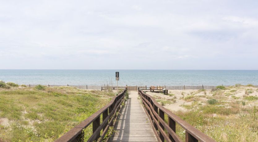 Photo of Rome's Beach House 1