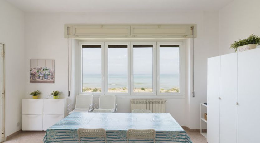 Photo of Rome's Beach House 1