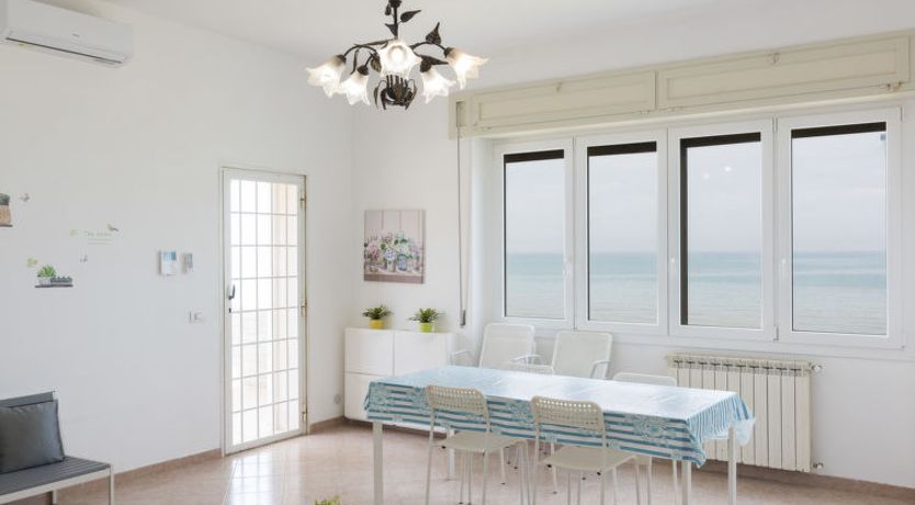 Photo of Rome's Beach House 1