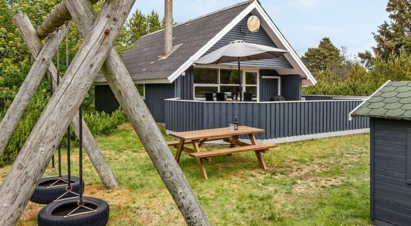 Photo of "Emmi" - 2.5km from the sea