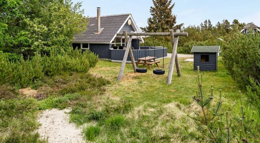 Photo of "Emmi" - 2.5km from the sea