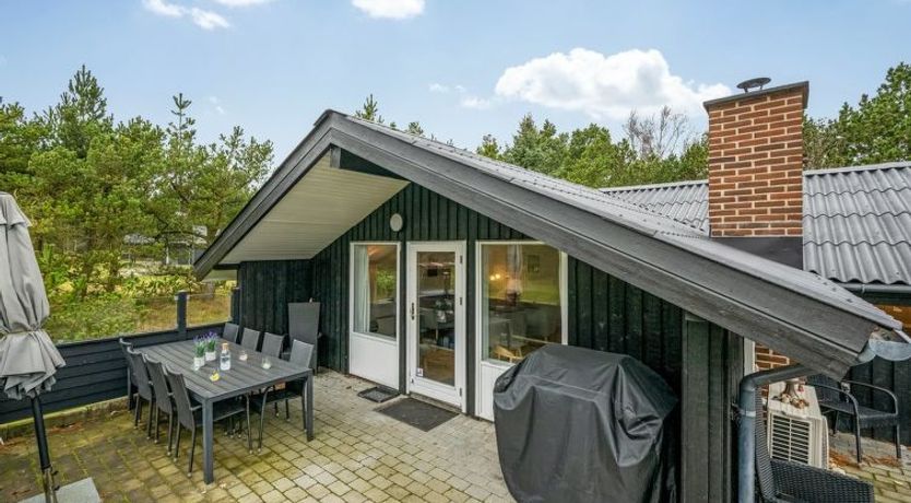 Photo of "Orm" - 2.3km from the sea